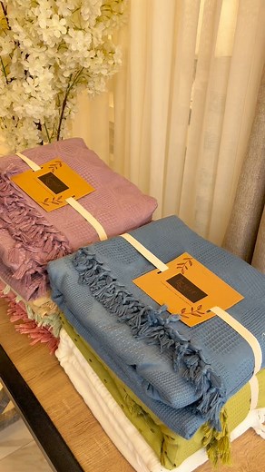 يعني إيه كوڤرته زي دي بنص سعرها❗ في مبادرة تجهيز العروسة من سنتر مكة للمفروشات … وفرنالك كوليكشن كوڤرتات شيك بخامة ناعمة وكواليتي تحفة بخصم 50%👌🏻 موجود منها حوالي 10 ألوان كلهم أحلى وأشيك من بعض ✨ فلو بتجهزي بيتك خلال الـ 6 شهور الجايين فمش هتلاقي وقت أنسب من كدا تشتري فيها مفروشات بيتك بسعر المصنع بس💁🏻‍♂️ مستنيينك تنورينا يوم 5/11 في سنتر مكة للمفروشات✨ 📍العنوان: القاهرة - مدينة نصر - آخر شارع مكرم عبيد أمام مطعم بازوكا 📞 01114817995 / 01553868559 ‏📍 Location: https://maps.app.goo.gl/HnZ