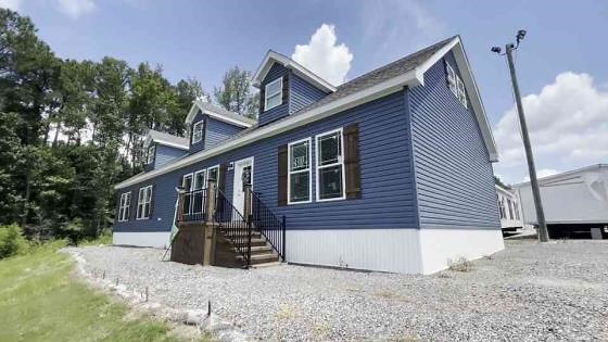 The Battle of Design and Space Between Two Modern Mobile Home Giants