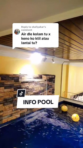 Replying to @shafiyahar Kolam studio ini ada glass kelilingnya puan, glass ini rapat hingga ke ceiling supaya air tidak melimpah keluar🥰 #homestaykolamkelantan #privatepoolkelantan #foryoupage #videoviral #homestaykubangkerian