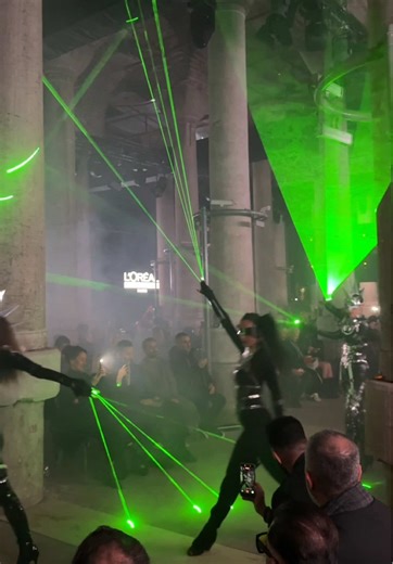 A night of beauty, creativity, and global-level artistry. Thank you, L’Oréal Professionnel, for an incredible fashion show and a truly inspiring experience. 🤍 @L’Oréal Professionnel #lorealparis #fashionshow #fyp #explore #2026