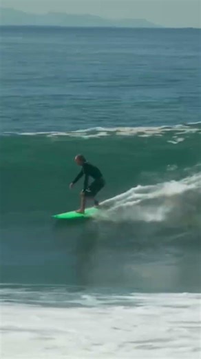 Hugeee barrels and big turns down south 🌊 #surf #surfing #waves #bigwaves