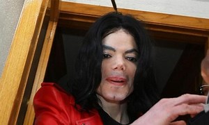 Liberace's former lover Scott Thorson says he also had a relationship with Michael Jackson. Ye wha?