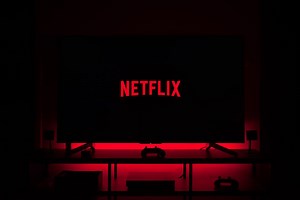 Netflix inicia sus planes de contenido con publicidad, pero los analistas no ven esto con buenos ojos
