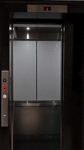 elevaTOURS by Diesel Ducy on Instagram: "Nice #elevator in #newyork."