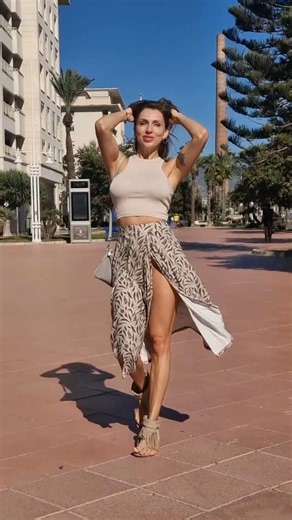 Tanya Fedoseeva 👑 on Instagram: "The perfect outfit for a sunny walk - though be warned, it attracts more than just sunshine 😊"