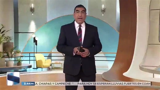 780K views · 10K reactions |  INTIMIDAN A CONDUCTORA EN #ECATEPEC Supuestos integrantes del grupo de choque "Los 300" confrontaron a una mujer tras un percance vial. En lugar de buscar una solución, la cuestionaron sobre cuánto dinero llevaba y la amenazaron. ⚠️ El #video muestra cómo una de las personas incluso la reta a golp3s. Alejandro Villalvazo oficial con la información en #HechosMeridiano | Azteca Noticias | Facebook