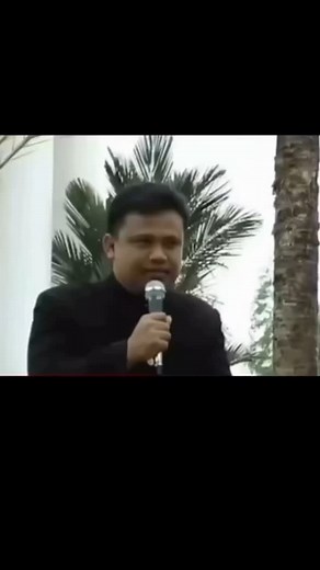 TellYourMomISaidHi | *Dawet Jembut Kecabut* is a traditional drink from the Banyumas region in Central Java, Indonesia. Despite its unique name, the drink... | Instagram