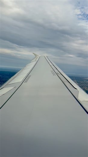 Chicago on the horizon from an American Airlines A321neo ✈️ ORD ✈ MCO�American Airlines | Airbus A321 (#N583UW) Seat 15A #OrlandoJets #A321 #AmericanAirlines #fblifestyle #AvGeek #ORD #Airbus #AviationPhotography #WindowSeat #airbusa321 #wing #chicago | OrlandoJets