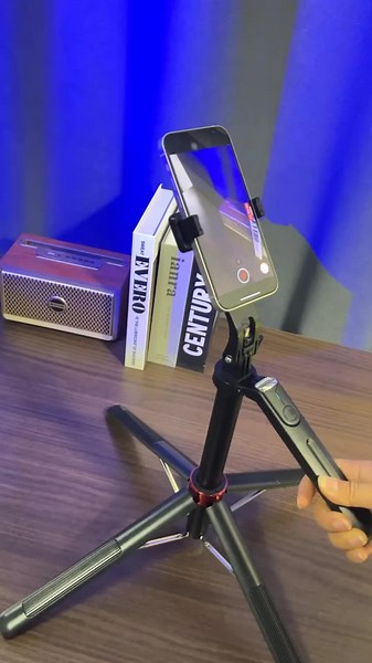 Tongsis Tripod Bluetooth 4 in 1 LED dengan Remote Control Portabel dan Fleksibel , buruan dichekout dikeranjang kuning ya kak #tongsistripodbluetooth4in1led #tongsistripod #tongsisbluetooth