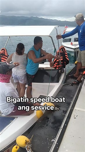 kuyache padojenog on Instagram: "Paminsan minsan maranasan din ang sumakay sa speedboat felling bigtime naman tayo nito haha #dotguimarastourguide #fbreels2025ツ #alagangcherald #highlightseveryone #fypreelsシ゚viralシ #fbreels #cheraldtravelandtours #BuhayTourGuide #storefront"