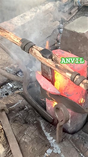 Make a anvil #medievalblacksmith #forgedfromiron #anvil #blacksmithtools