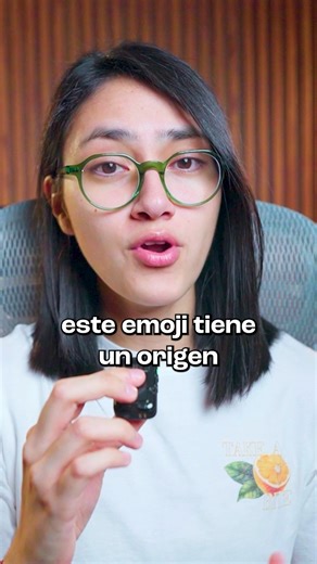 Xataka LATAM on Instagram: "El emoji de la caca es uno de los más usados del mundo…pero su origen es mucho más de lo que imaginas #emoji #elorigen"