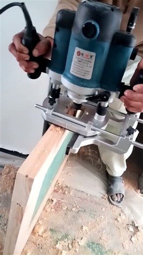 ✅Wooden door hinge slotting skill #woodworkig#ytshorts