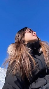 Chasing winter’s magic in Gulmarg #kashmirdiaries #travelphotography #travellingkashmir #gulmarg #snowgulmarg #bengalivlogger #insideoutvlogs #bengalivlogger #kolkatavlogger | Arpita Banerjee
