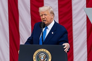 Trump o Putinie igrającym z ogniem. Rosyjskie boty atakują