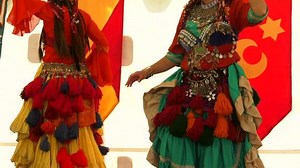 Gypsy Women Dancing: Stockvideos & Filmmaterial (100 % lizenzfrei) 29400178 | Shutterstock