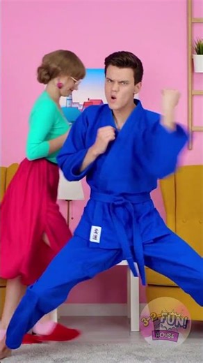 Oops! I Shattered Mom's Precious Vase – What Now? 😬