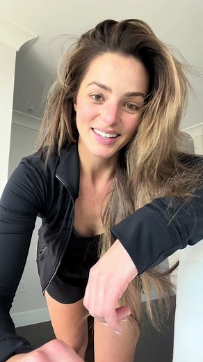 I’m SO EXCITED to emcee and be the Honorary Chair for the @KaileeMillsFoundation Gala! My Glam Squad SLAYED! DRESS: @KAILIER HAIR & MAKEUP: @Sunkissed and Made Up #houston #glam #grwm #glamsquad #gowns