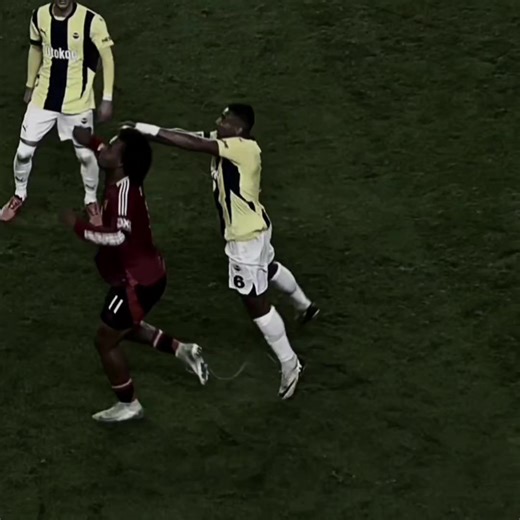 Şuan sana o kadar ihtiyacımız varki.. II #alexanderdjiku #fenerbahçe #zohikzy