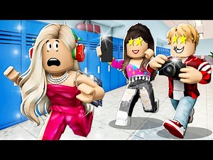 Nobody At School Knew I Was FAMOUS! (Roblox)