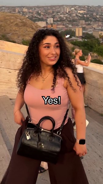 Armenians teach me their favorite dance 🇦🇲 | armenian