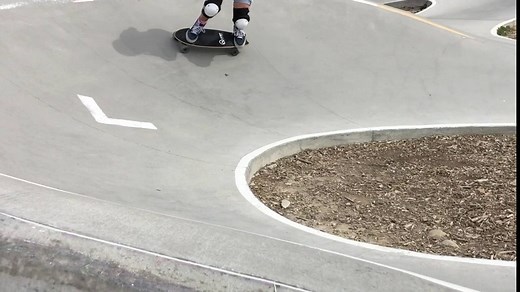 Quest Fishtail Cruiser Board Skateboard (27-Inch), Multi, (QT-GFC27C)