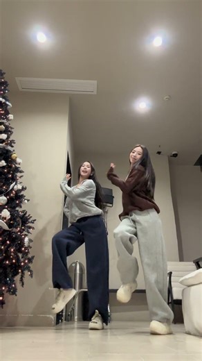 也是跟闺蜜跳上了 #nonono #双人舞放飞自我系列 #简单舞蹈 #抖音热门舞蹈计划 #shortvideo #dance