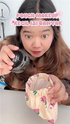 SMALL MAKEUP POUCH WITH MANY CONTENTS