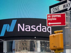 Tech stocks show signs of life as investors pile back into safety trade