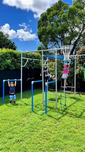 Growplay Monkey Bars are built for big adventures — right at home. Made from heavy-duty steel and designed to grow with your kids, it’s the ultimate way to keep them active, off screens, and outdoors. ✔️ Height-adjustable ✔️ Add-ons for every age ✔️ 10-year frame warranty 👉 uk.growplaymonkeybars.com | Growplay Monkey Bars