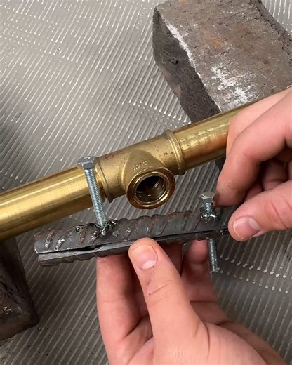 888K views · 2.6K reactions | Broken pipes thread extractor | Magic Hands Creations | Facebook