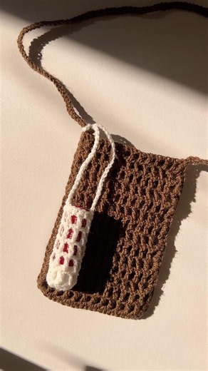 Crochet lipbalm holder 🤍
