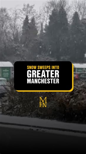 45K views · 172 reactions | Snow sweeps across Greater Manchester, coming down heavily in Chadderton Oldham ❄️ #manchestereveningnews #snow #weather | Manchester Evening News | Facebook