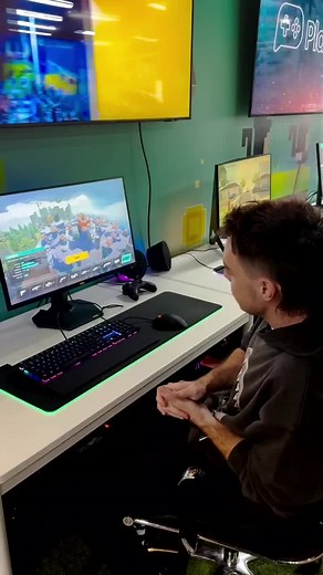 Testing the New Laser Beam Gun for Maximum Damage | World Boss Lazarbeam