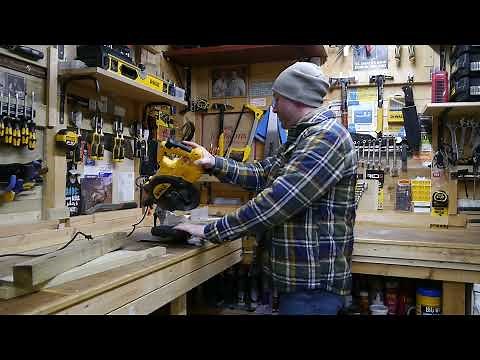 DeWalt DWS773 Compact Mitre Saw - Review