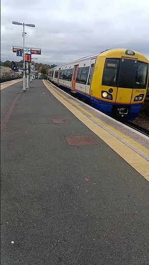 London Overground 378255 arriving at Peckham Rye 13/10/25