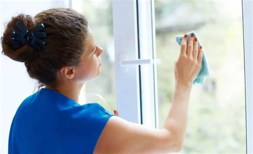 Solo 2 ingredientes: truco fácil para limpiar los vidrios y dejarlos transparentes