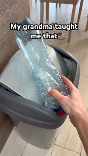 My Grandma’s Trick for Pouring Drinks Like a Pro. even bartenders do it now 😳