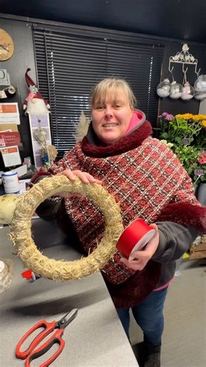 Ho ho ho… here’s Penney with an important Christmas update from @penneysflowersandcrafts 🎄 | Wroxham Barns