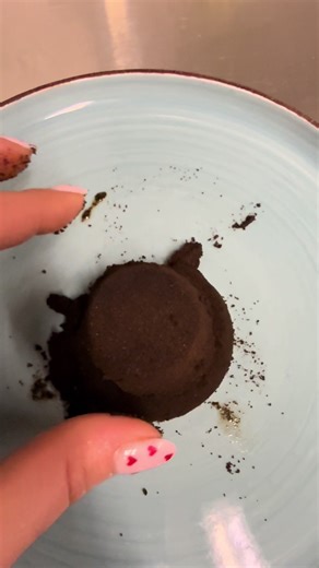 “Special soufflé for the boss ☕🍰😄” #bossprank #coffeeprank #workprank #baristalife #workhumor