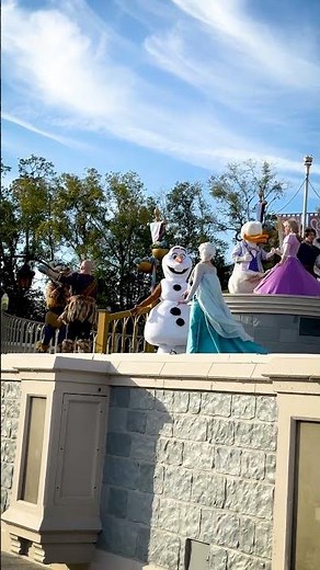 Elsa and Olaf. “Look at all the people.”