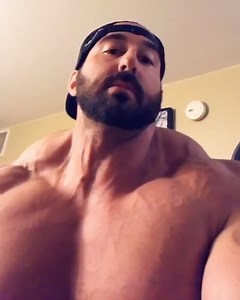 Craig Golias on Instagram: "Peak ✔️shelf and beard is feeling pretty 9k lately, can I get a saaaaaaaaaap??? - GOLIAS ONLINE COACHING Let me get you to your goal! Why wait? Dm me now!!!!! Men or women! CUT✔️BULK✔️FAT-LOSS✔️COMPETE - #fuckskinnygethuge #craiggolias #lvac #bodybuilding #fitfam #fitspo #fitness #huge #shredded #onlinecoach #peakcheck"