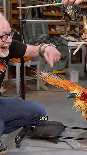 This Bird #Puppet Is AMAZINGLY Realistic!