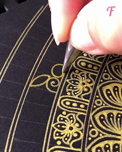 A black and golden colour blend looks rich and royally | Fabiosa Digest