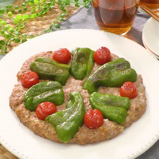 のせて焼くだけであの味に！？ 詰めない！ピーマンの肉詰めのレシピ動画・作り方 | デリッシュキッチン