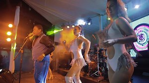 Mix Joe Arroyo (D.R.) - Grupo Musical Explosión. #YoMeQuedoEnCasa Disfrutando de la mejor música Explosiva. A mal tiempo, buena cara 😀 #VamosIquitos #JuntosSaldremosAdelante Seguimos disfrutando de nuestra presentación en nuestro último concierto en Lima. También puedes seguirnos en Instagram como: @gm.explosion https://www.instagram.com/gm.explosion/ Y puedes disfrutar de esta y más musicas en Full HD en nuestro canal de YouTube: https://www.youtube.com/user/EXPLOSIONDIQUITOS | Explosión De Iq