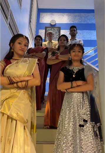 Vibrant Onam Dance by Mallu Girl | Happy Onam Malayalam