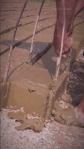 This is how clay blocks are made with your feet: Watch the process!