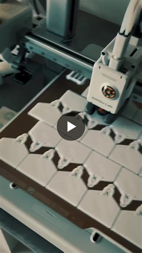 On parle souvent de digital, d applications, de plateformes. Mais parfois, ce qui fait véritablement la différence, c est un objet que l on peut tenir dans la main. Nous avons collaboré avec Lems… | silia.co