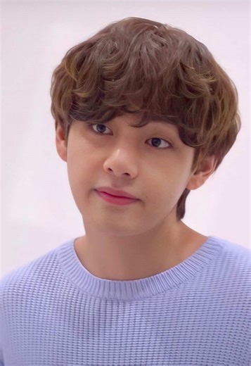 Members imitating Tae’s Tata mic face 😂 and it’s mostly Jimin and Jungkook 😅 #taehyung #taehyung_bts #bts #fyp #taehyung